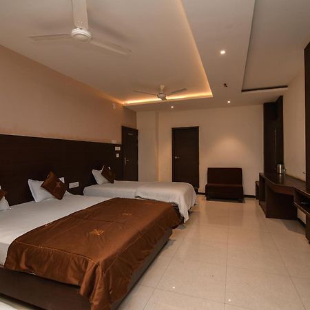 Shree Ram Hotel Ujjain Dış mekan fotoğraf