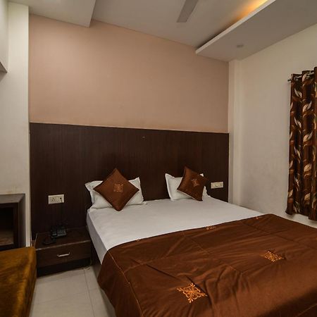 Shree Ram Hotel Ujjain Dış mekan fotoğraf