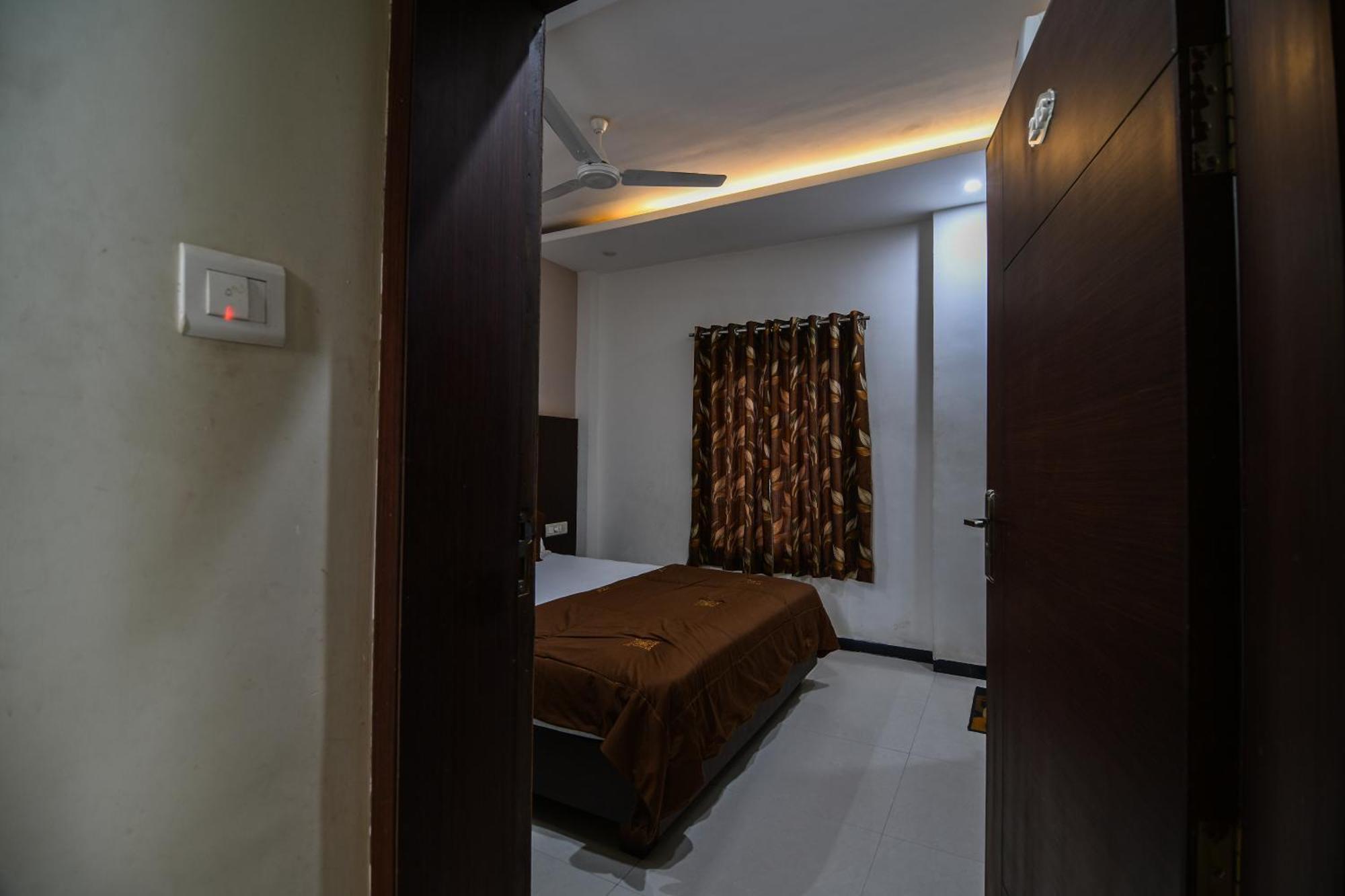 Shree Ram Hotel Ujjain Dış mekan fotoğraf
