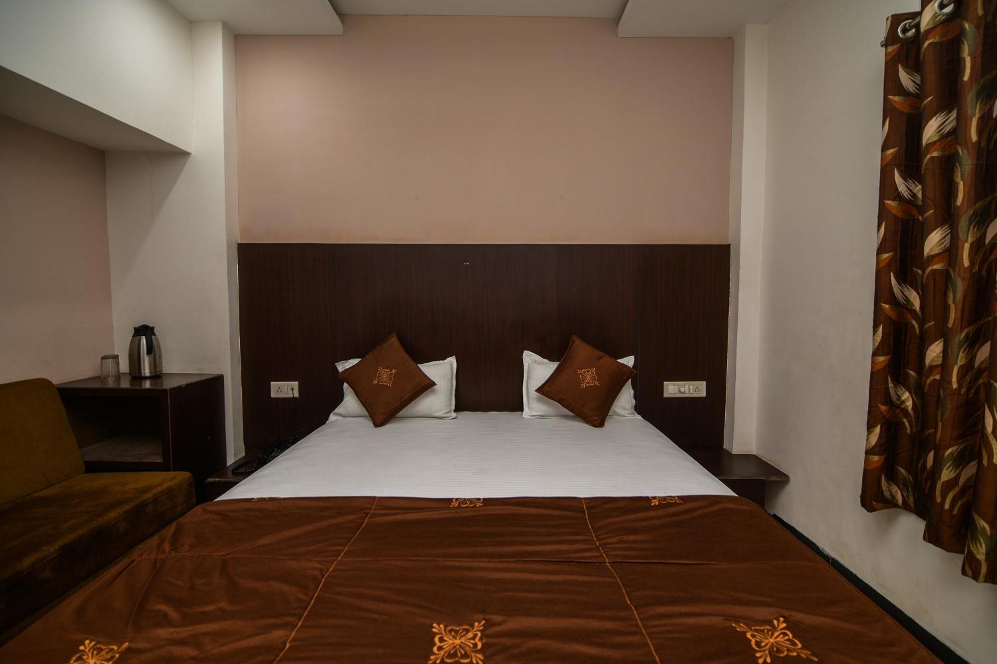 Shree Ram Hotel Ujjain Dış mekan fotoğraf