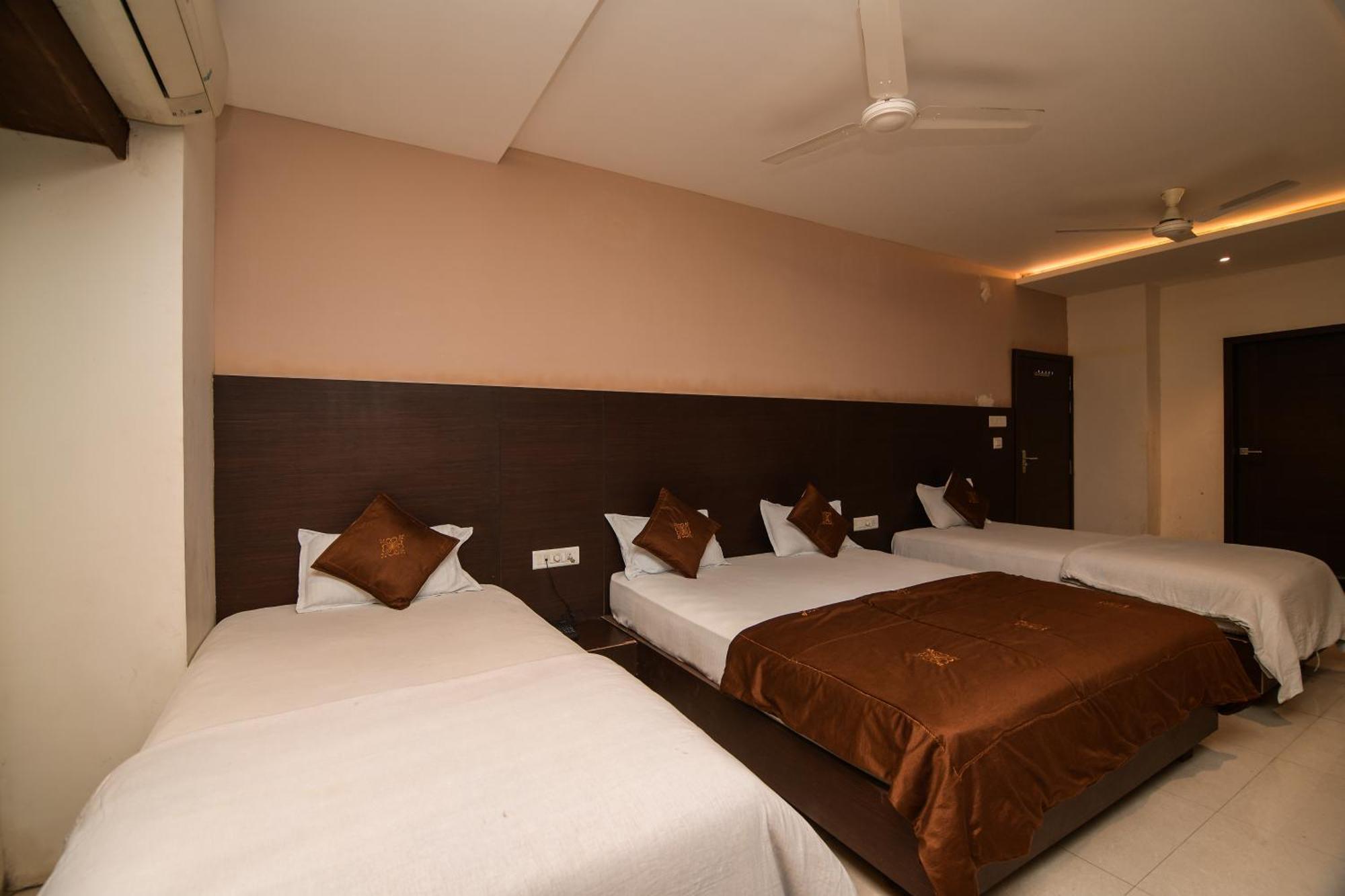 Shree Ram Hotel Ujjain Dış mekan fotoğraf