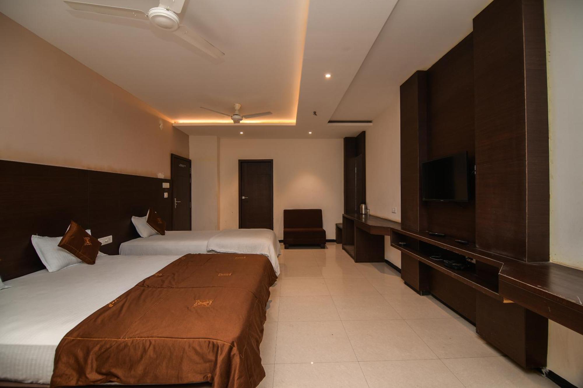 Shree Ram Hotel Ujjain Dış mekan fotoğraf