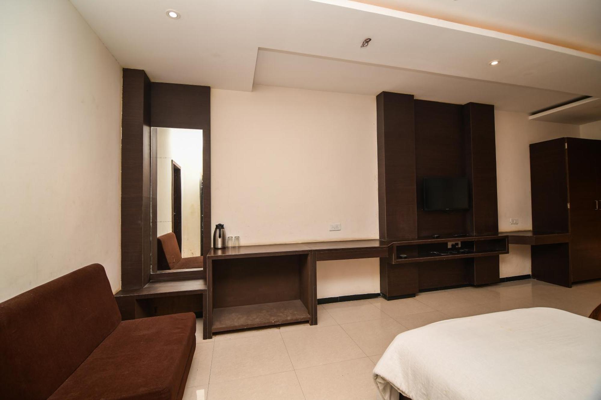 Shree Ram Hotel Ujjain Dış mekan fotoğraf