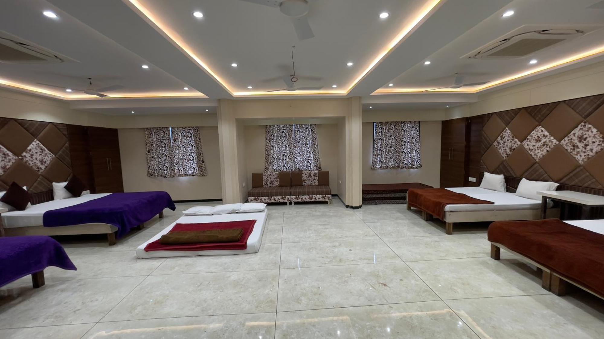 Shree Ram Hotel Ujjain Dış mekan fotoğraf