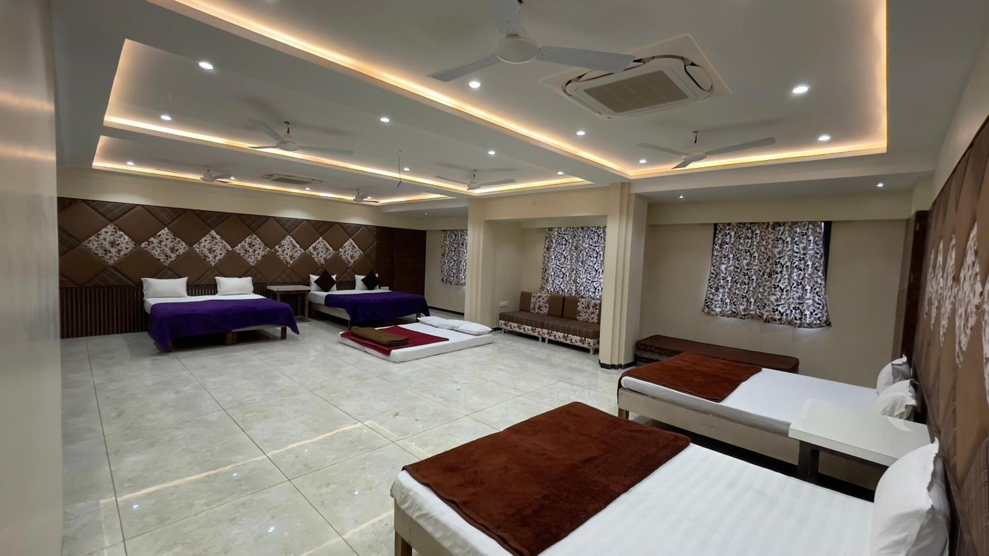 Shree Ram Hotel Ujjain Dış mekan fotoğraf