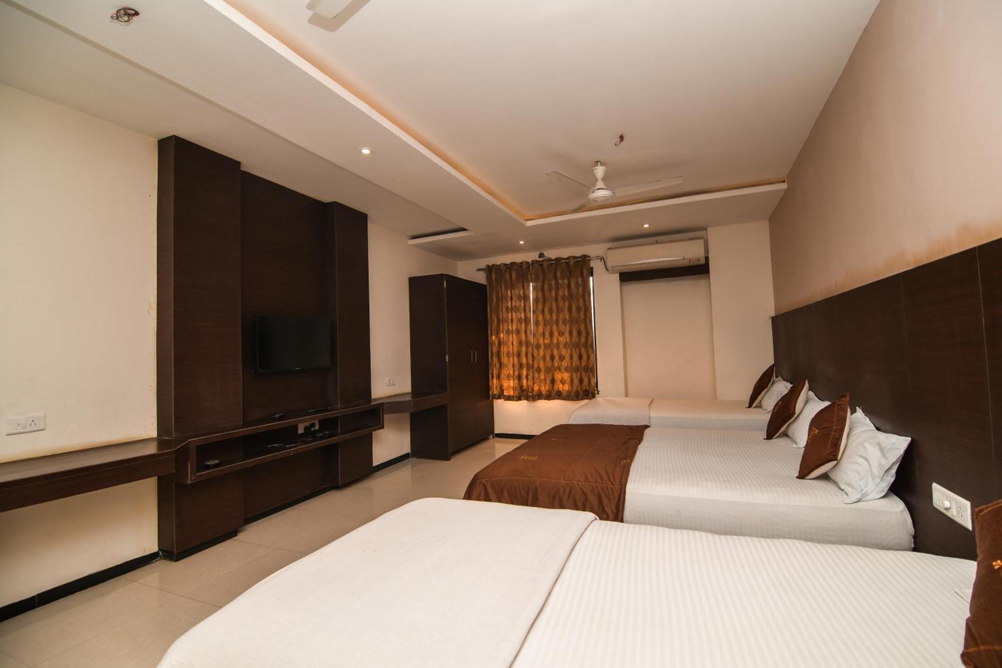 Shree Ram Hotel Ujjain Dış mekan fotoğraf