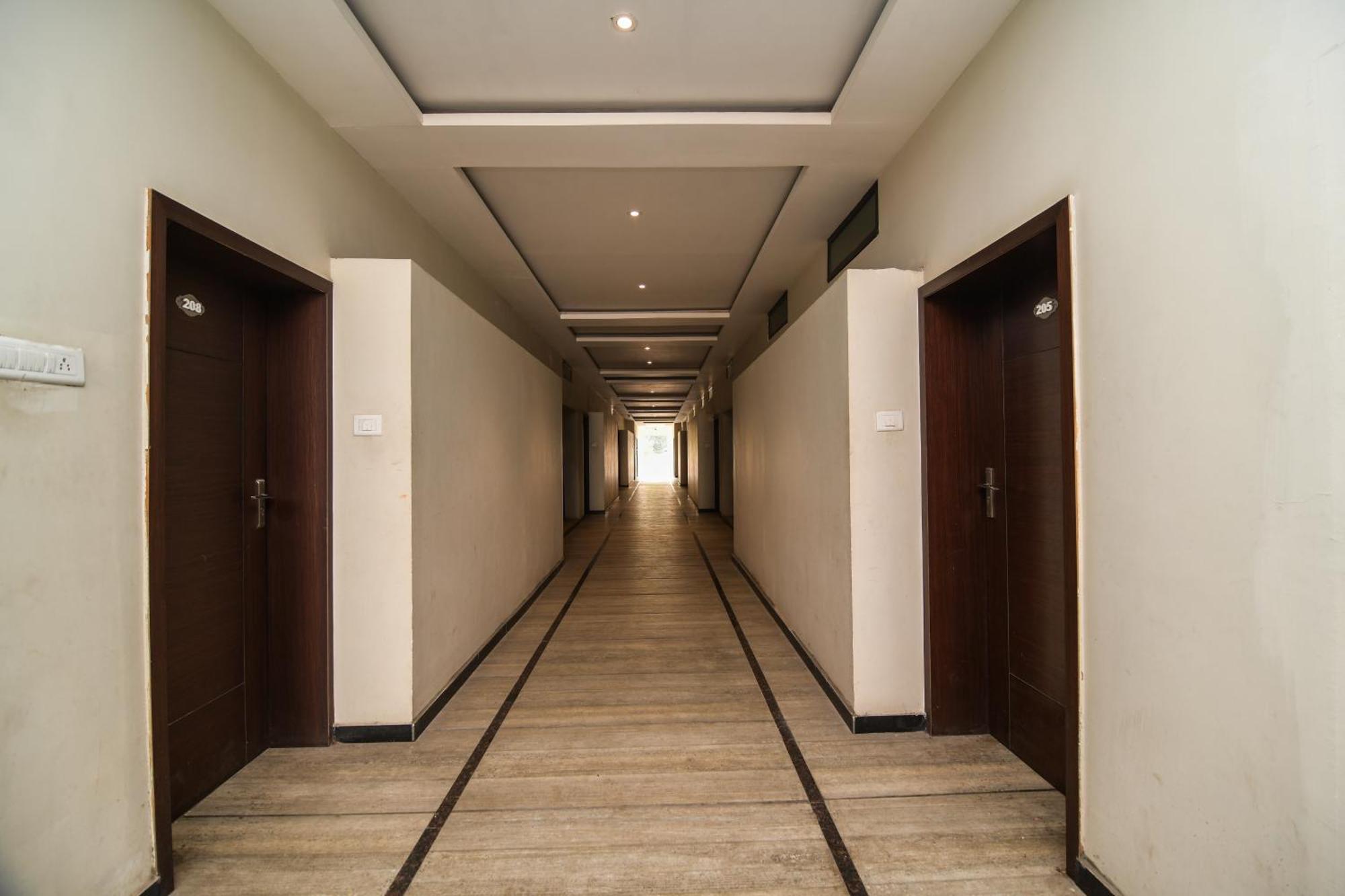 Shree Ram Hotel Ujjain Dış mekan fotoğraf