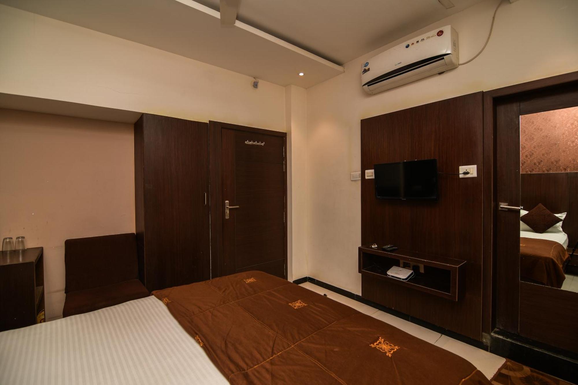 Shree Ram Hotel Ujjain Dış mekan fotoğraf